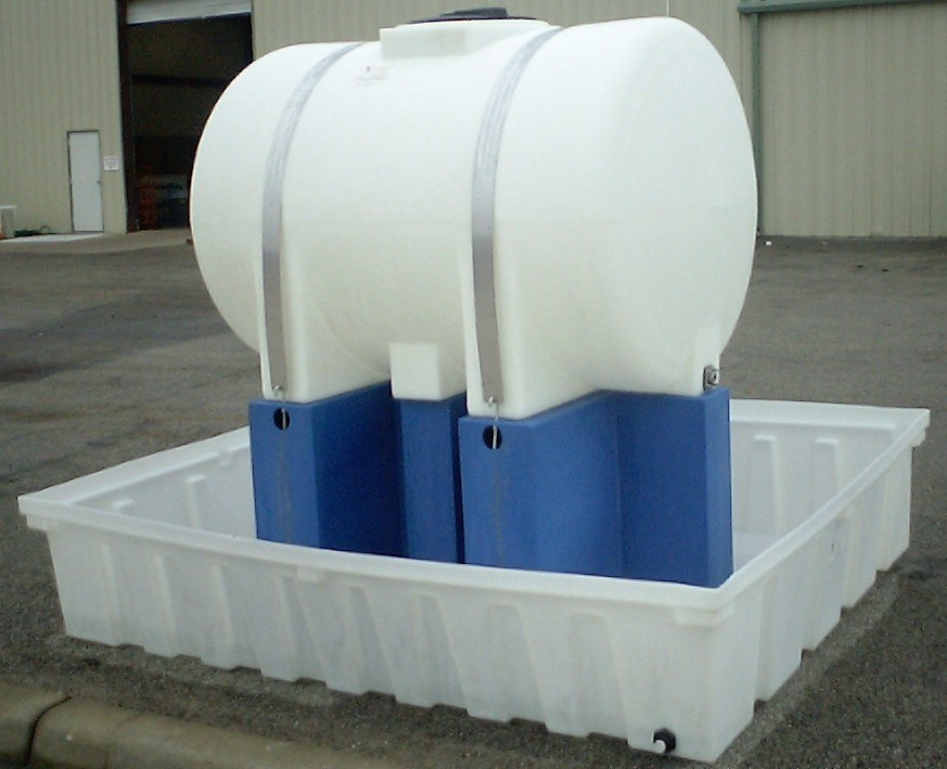 Horizontal Polypropylene tank with stand and containment - 500 gallon