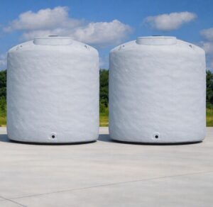 Insulated 10,500-gallon Hdpe Vertical Tanks.